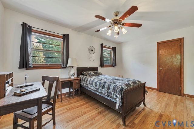 712 Fredericks Hall Rd, Bumpass, VA 23024