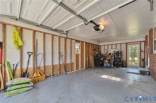 712 Fredericks Hall Rd, Bumpass, VA 23024