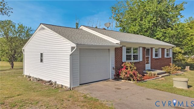 712 Fredericks Hall Rd, Bumpass, VA 23024