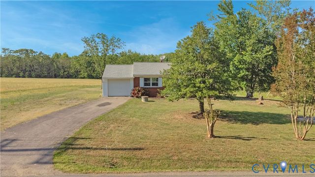 712 Fredericks Hall Rd, Bumpass, VA 23024