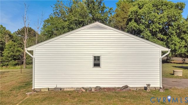 712 Fredericks Hall Rd, Bumpass, VA 23024