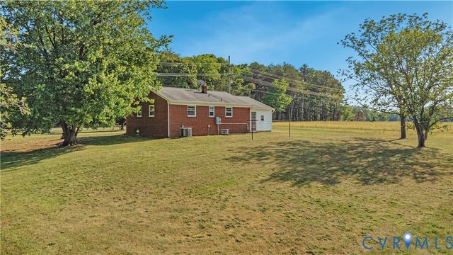 712 Fredericks Hall Rd, Bumpass, VA 23024