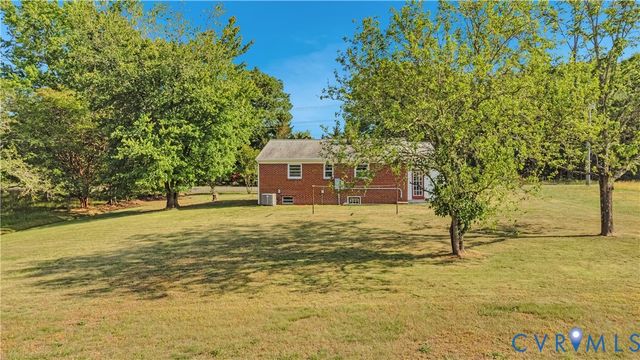 712 Fredericks Hall Rd, Bumpass, VA 23024