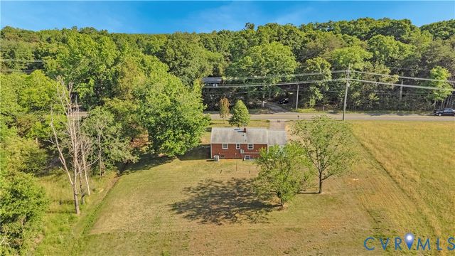 712 Fredericks Hall Rd, Bumpass, VA 23024