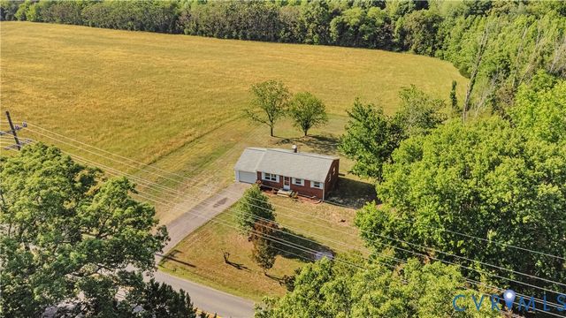 712 Fredericks Hall Rd, Bumpass, VA 23024