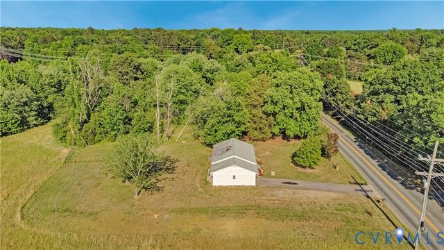712 Fredericks Hall Rd, Bumpass, VA 23024