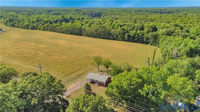 712 Fredericks Hall Rd, Bumpass, VA 23024