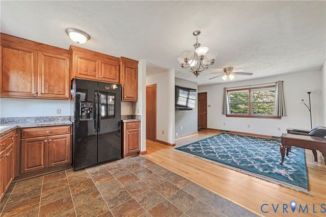 712 Fredericks Hall Rd, Bumpass, VA 23024
