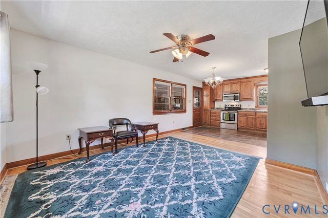 712 Fredericks Hall Rd, Bumpass, VA 23024