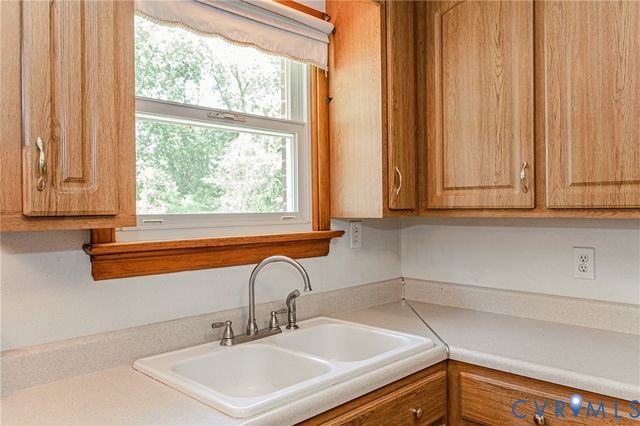 7331 Sandy Ln, Mechanicsville, VA 23111