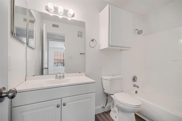 5530 CHRISHIRE WAY D109, Orlando, FL 32822