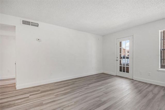 5530 CHRISHIRE WAY D109, Orlando, FL 32822