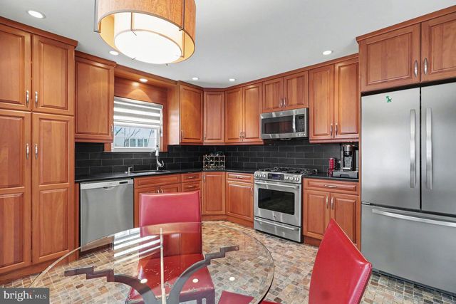 112 MEDINAH DR, Blue Bell, PA 19422