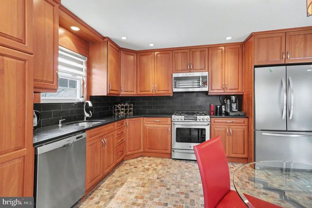 112 MEDINAH DR, Blue Bell, PA 19422