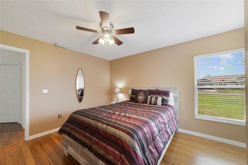 Image 14 of property listing at 213 SUNSET CT, Davenport, FL 33837