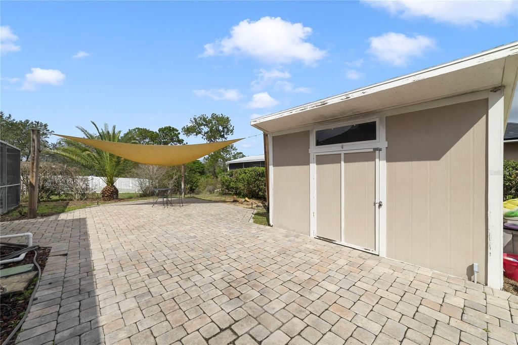 Image 19 of property listing at 213 SUNSET CT, Davenport, FL 33837