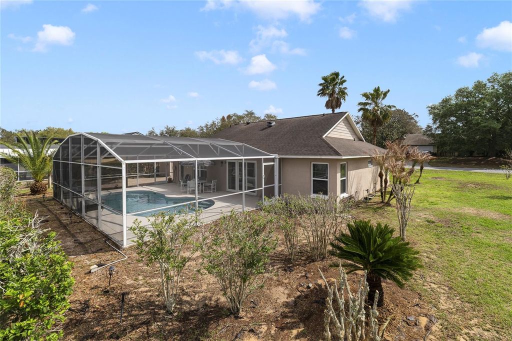 Image 20 of property listing at 213 SUNSET CT, Davenport, FL 33837