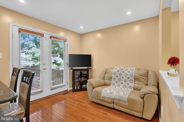 6888 KERRYWOOD CIR, Centreville, VA 20121