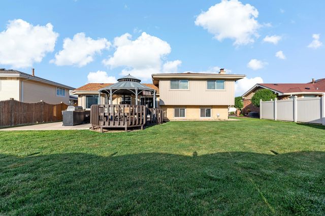 16544 Parkview Avenue, Tinley Park, IL 60477