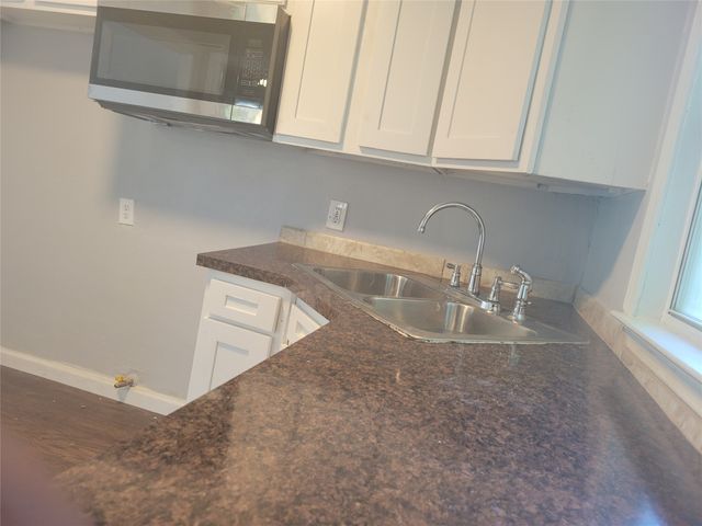 2410 E Overton Road, Dallas, TX 75216