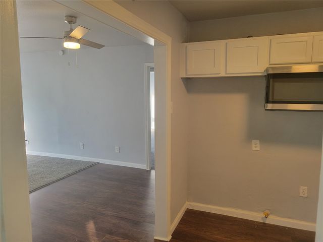 2410 E Overton Road, Dallas, TX 75216