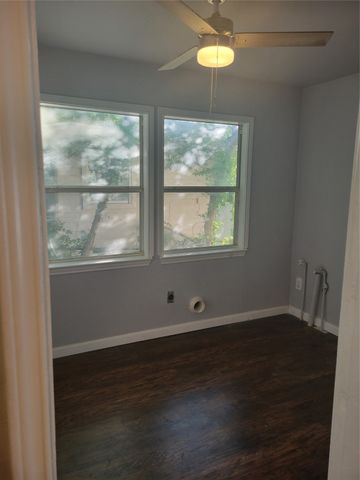 2410 E Overton Road, Dallas, TX 75216