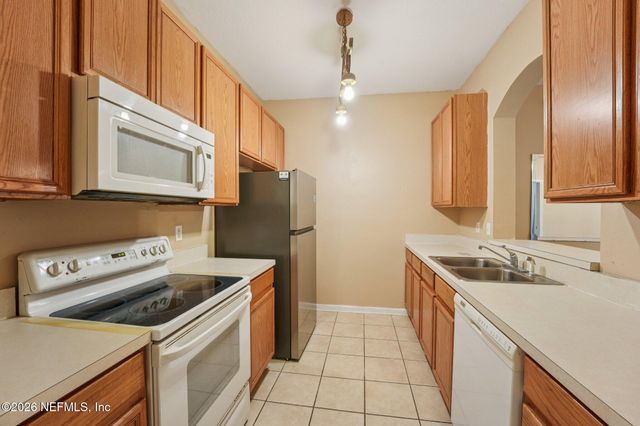 7990 BAYMEADOWS Road E 1001, Jacksonville, FL 32256