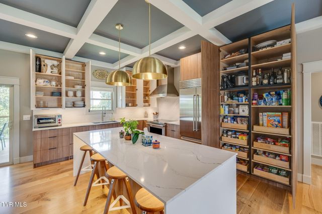 823 Hales Chapel Road, Johnson City, TN 37615