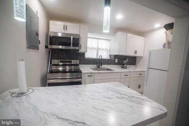 6515 N PARK AVE, Philadelphia, PA 19126