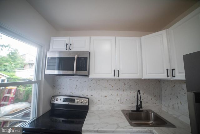 6515 N PARK AVE, Philadelphia, PA 19126