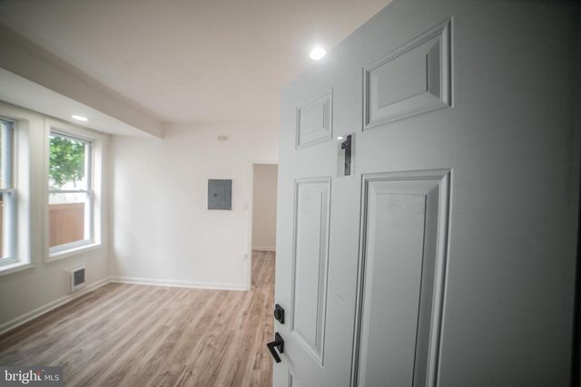 6515 N PARK AVE, Philadelphia, PA 19126