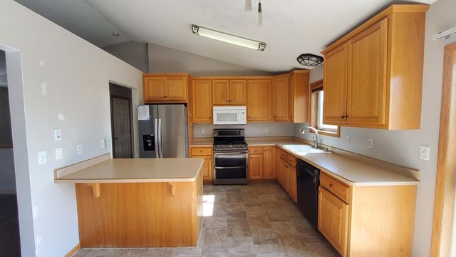 307 13th Avenue N, Princeton, MN 55371