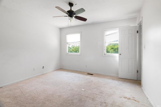 933 E Bocock Road, Marion, IN 46952