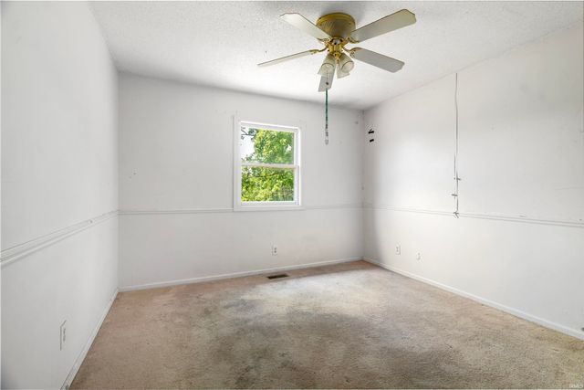 933 E Bocock Road, Marion, IN 46952