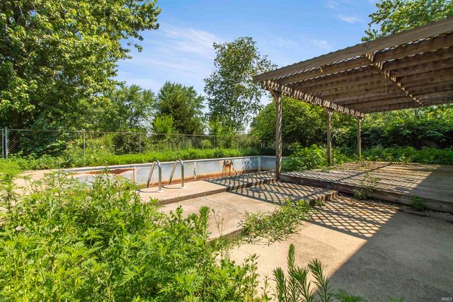 933 E Bocock Road, Marion, IN 46952