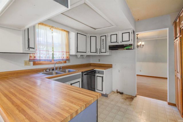 933 E Bocock Road, Marion, IN 46952