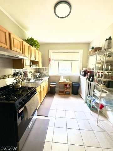 54 Lindsley Pl, East Orange City, NJ 07018