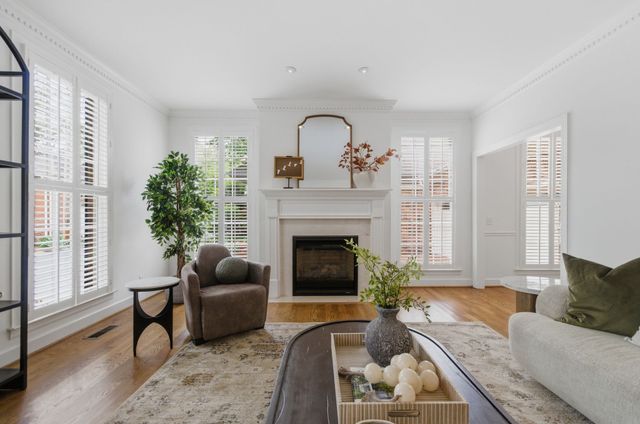 4106 Estes Rd, Nashville, TN 37215