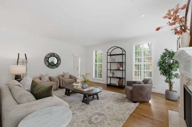 4106 Estes Rd, Nashville, TN 37215