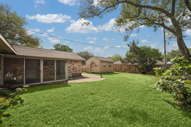 4802 Elm Street, Pearland, TX 77581