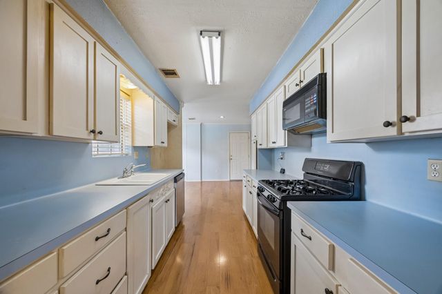 4802 Elm Street, Pearland, TX 77581