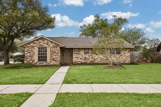 4802 Elm Street, Pearland, TX 77581