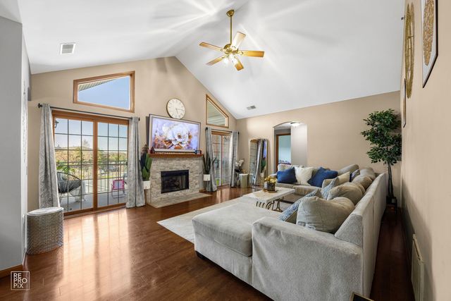 17950 Settlers Pond Way 3B, Orland Park, IL 60467