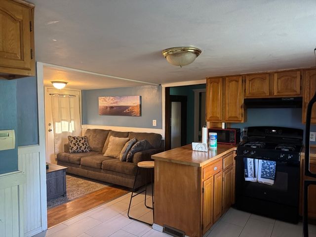 22 Mann Street, Attleboro, MA 02703