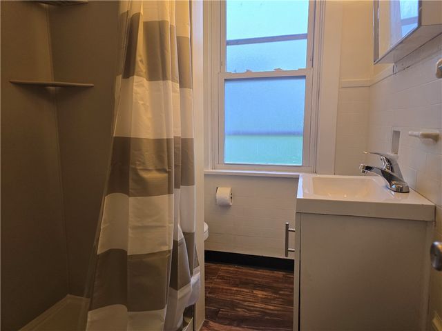 1029 Brownsville Rd, Carrick, PA 15210