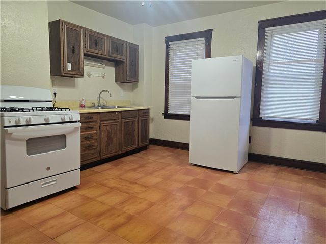 1029 Brownsville Rd, Carrick, PA 15210