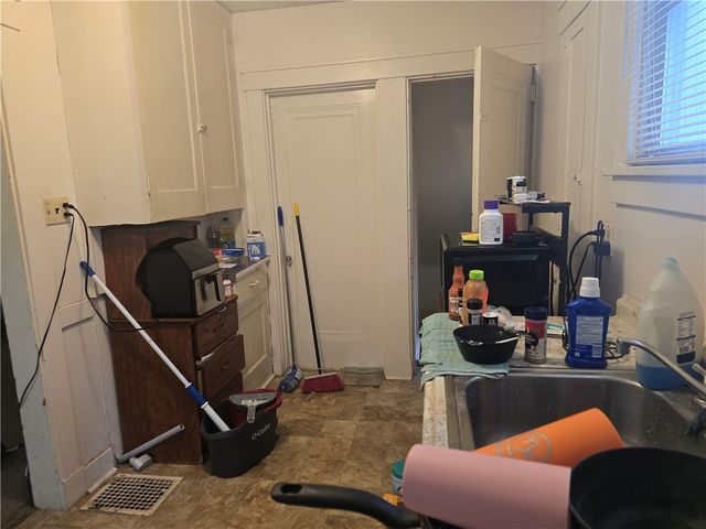 1029 Brownsville Rd, Carrick, PA 15210