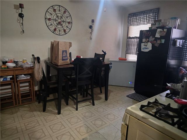 1029 Brownsville Rd, Carrick, PA 15210