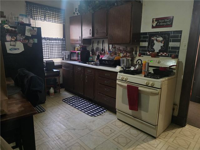 1029 Brownsville Rd, Carrick, PA 15210