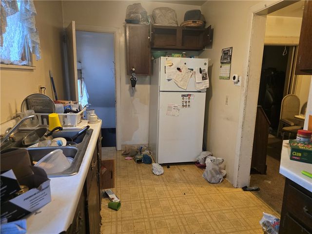 1029 Brownsville Rd, Carrick, PA 15210